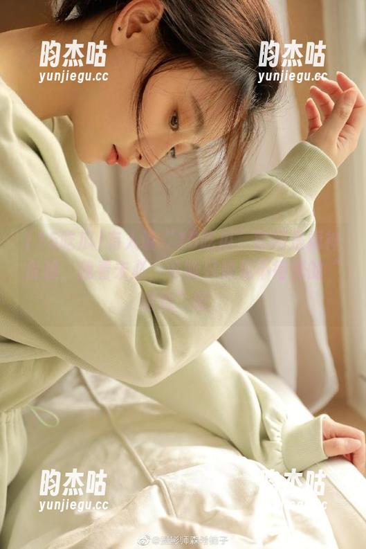 有人说“15吃瓜”官网是精神食粮，我看未必，可能只是见不得光的“蜡烛”吧。