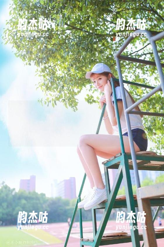 17吃瓜网 一键到“17吃瓜网”官网,品味一波波的八卦汁水,真能让闲暇时光变得味道十足。