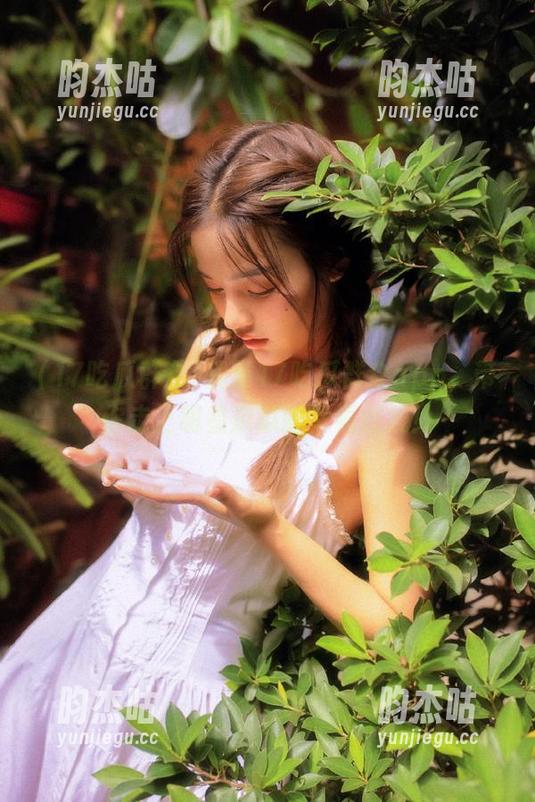 17吃瓜群众 就靠17吃瓜群众app,带你走上明星瓜瓜的幸福路线!