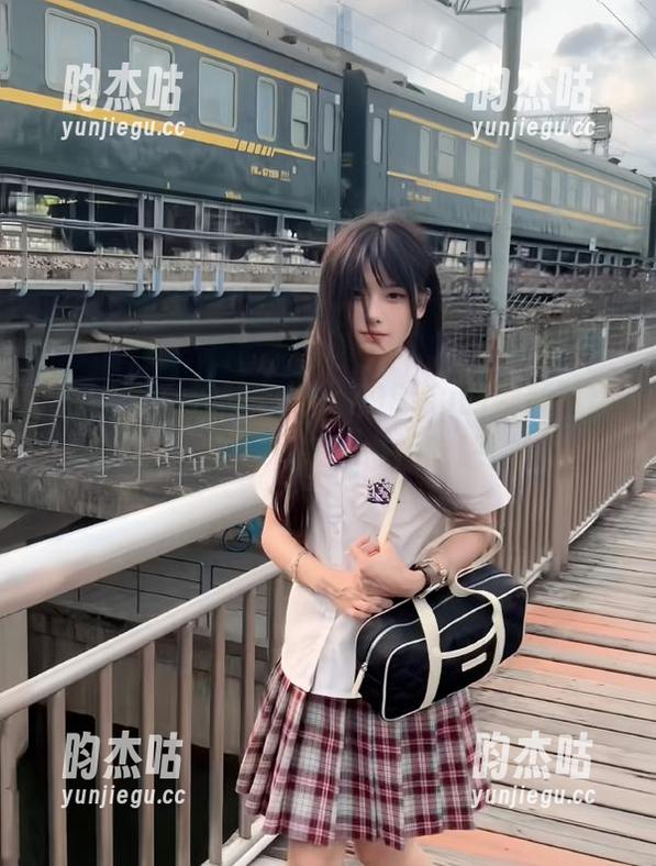 799.su 没啥特别,799.su的视频简直让人停不下来,慢慢吃吧!
