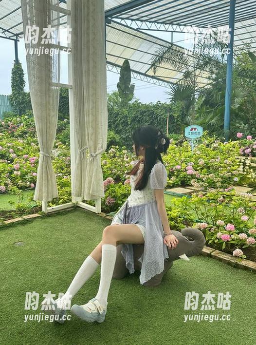 hlw 最新前沿!hlw教你如何借着免费瓜认识陌生人,哈哈,你看过吗?
