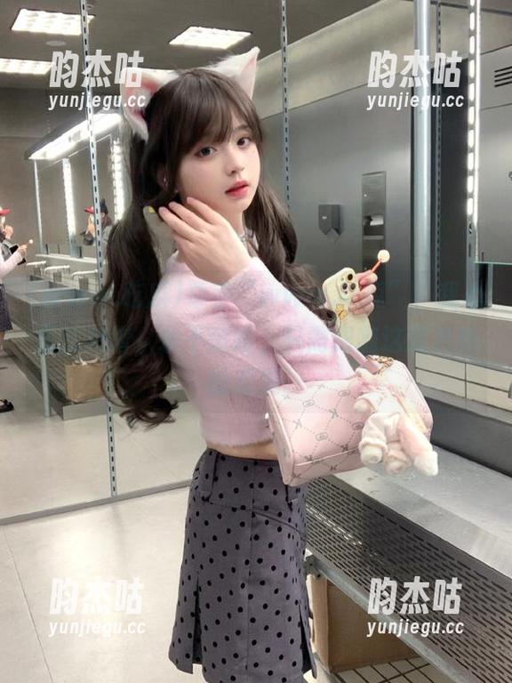 牵手“www.吃瓜”，我心里就有谱，永不迷路，只需跟随这股八卦的潮流。