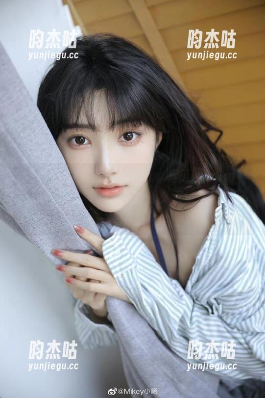 www.吃瓜网 “www.吃瓜网.com”:瓜都快成熟了,你却永久沉浸在围观的快乐里。