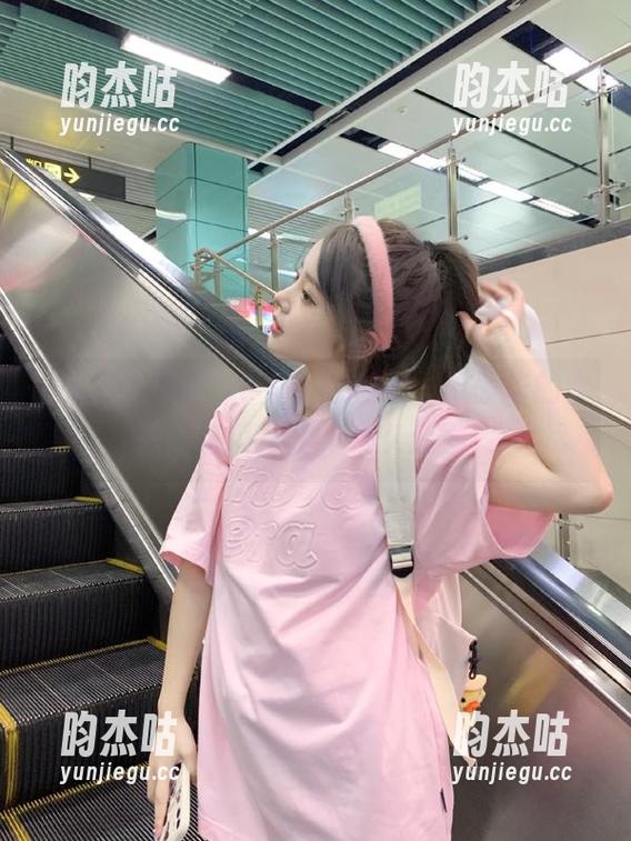 人人吃瓜网 “人人吃瓜网”最豪华的套餐:吃瓜不止,永久追剧!