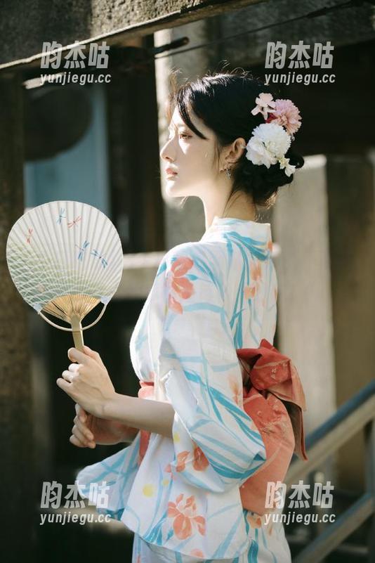 “今日吃瓜网站又来了，更新不停歇，你的瓜快递每秒上线哦！”。