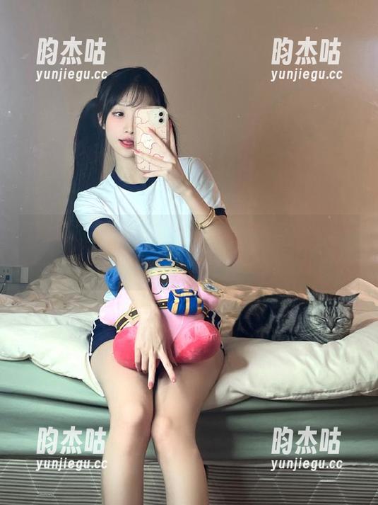 爆料满天飞的吃瓜网网页，大家说，啥时候来一场八卦争鸣赛？