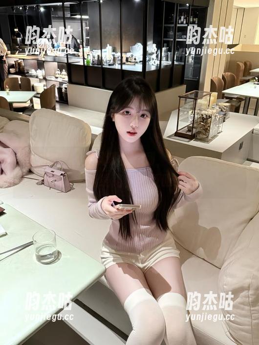 暴风吸猫系列，吃瓜网站最强免费线路，别眨眼！
