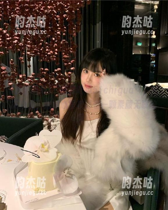 “我要吃瓜51chigua”下载完成后，我的心里被捧着一颗素颜无辜的瓜！