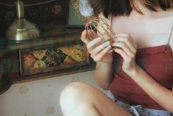 正能量黑料社：“在线”消费瓜时光，一不注意就能吃一下午