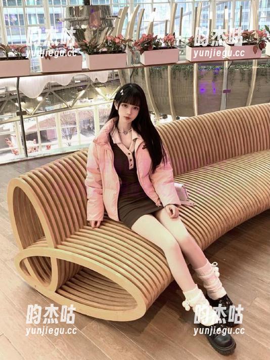 睁眼看世界，闭眼写杂文，“网曝黑料”网址的文风真风趣
