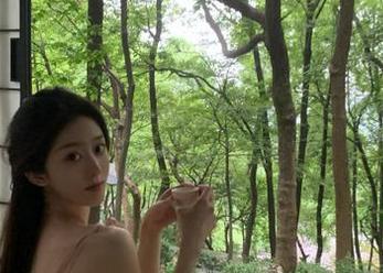 每天都在“趴哥黑料”挖宝，随便一条就能让人忍不住收藏！