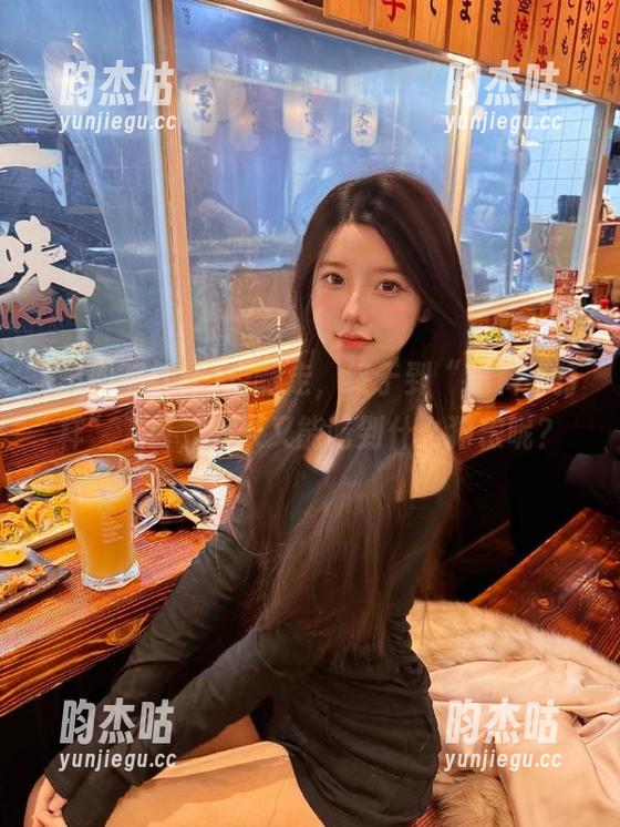 走啊走，终于到“黑料不打样”入口，今天又能吃到什么狗粮呢？