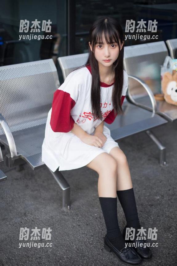 黑料不打烊 吃瓜不累,继续@黑料不打烊app!你猜我刚看到哪个八卦了?