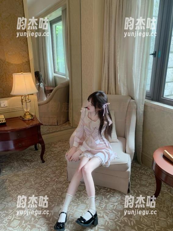 黑料不重样 走!去黑料不重样zzzttt的八卦线路上,让我带你飞一会儿!