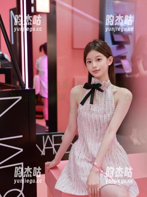 首页又双叒叕被“万篇长征黑料正能量”刷屏，我的瓜田虽小，心却大！