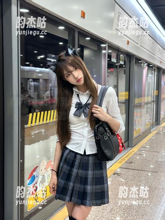 下载黑料社，走遍瓜田，永不迷路的吃瓜新姿势！