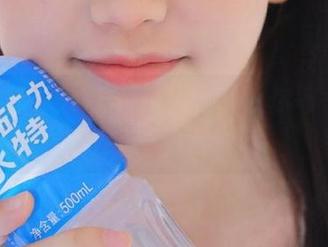 黑料社网址下载，让你每一口瓜都出乎意料！